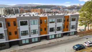 Northshore Condo! 🌇 WALK to Coolidge Park, Frazier Ave., and embrace the in-town lifestyle. 

🔑 157 Woodland Ave, Chattanooga, TN

https://toddhenon.com/idx/mls-1526487-157_woodland_avenue_chattanooga_tn_37405 

Seller Represented by Todd Henon and Brittany Fulmer Ennen
#chattanoogarealestate