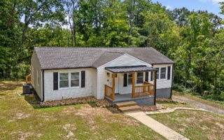 👀 Catch this Chattanooga hidden gem!
🚗 Tucked away on a street, 204 Waheela Drive is only 2 turns from Downtown and I-24.
🛠️ Completely renovated, 4 bedrooms, 2 baths, a half-acre lot, and huge back deck.
✔️ Quiet when you want it. Convenient when you need it.
https://toddhenon.com/idx/mls-1540856-204_waheela_drive_chattanooga_tn_37404
Seller Represented by Todd Henon and Brittany Fulmer Ennen