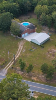 Home for the Holidays! 🌲
This mountain retreat has it all: 1-level, pool, workshop, gardens, 9+ ACRES! Located atop Lookout Mountain, just 15 minutes from McLemore Golf Club and Cloudland Canyon State Park.
🌟 443 Tatum Gulf Rd, Menlo, GA
Explore more at ToddHenon.com
#LookoutMountain #georgiarealestate